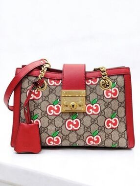 ✨️Authentic Limited Edition Gucci Small Padlock GG Supreme Red Apple Bag
